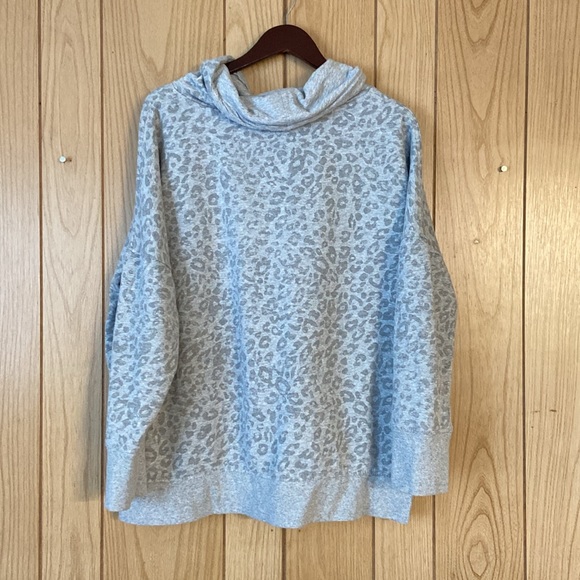 Calvin Klein Grey Cheetah Print Womens Sweater - Picture 5 of 8